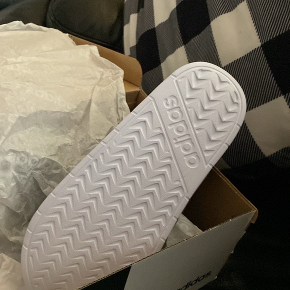 Sandals - Picture 2 of 8